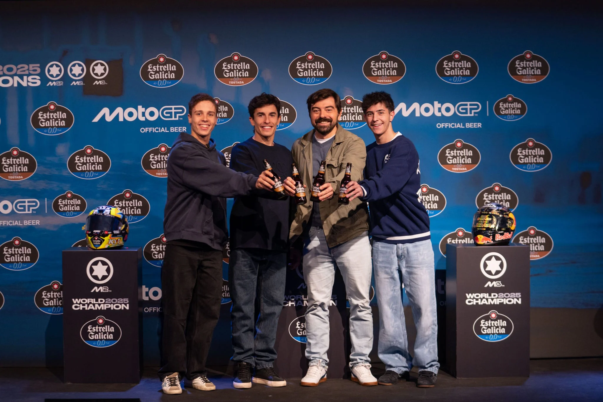 Marc Márquez, Diogo Moreira y Jose Antonio Rueda posando en entrevista cruzada